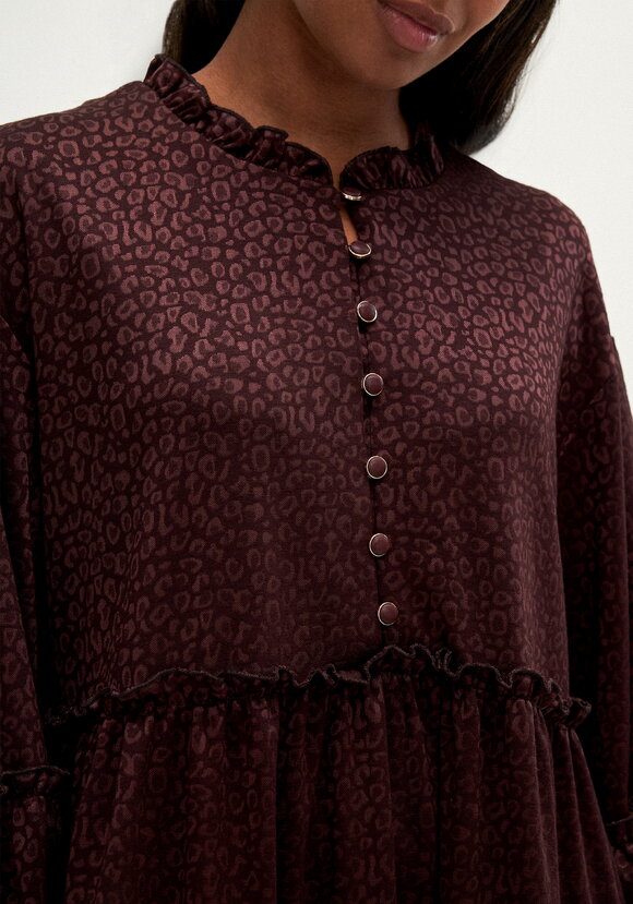 Платье свободного кроя с кокеткой шир.  580, рис. 13