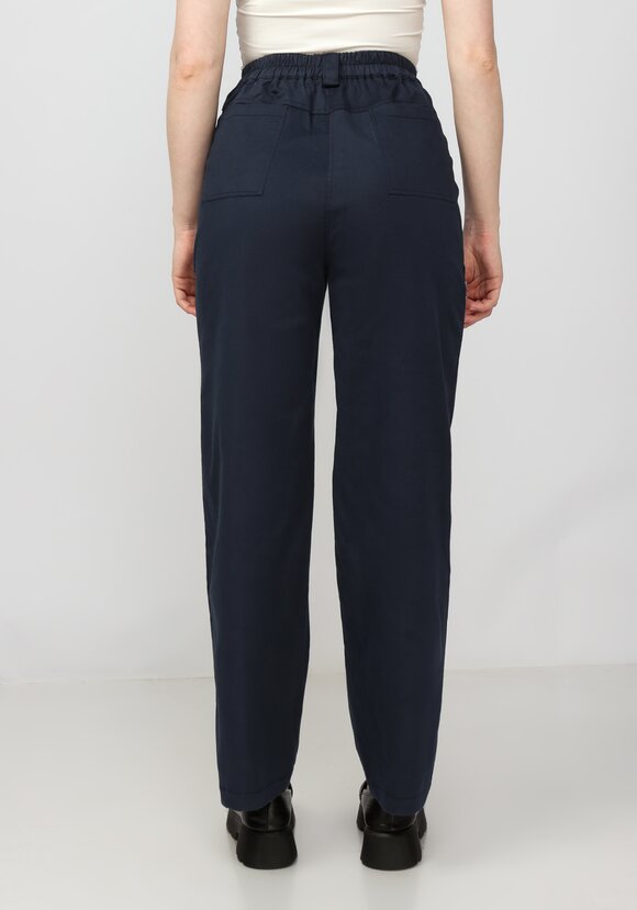 Брюки прямые с рельефами и отстрочками шир.  580, рис. 3