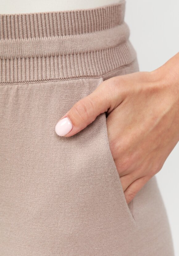 Брюки вязаные с подворотом по низу шир.  580, рис. 11