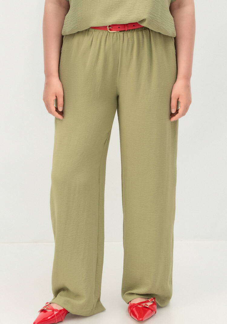 Брюки с карманами, свободного кроя шир.  750, рис. 43