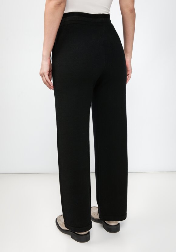 Брюки на резинке с вязаными карманами шир.  580, рис. 3