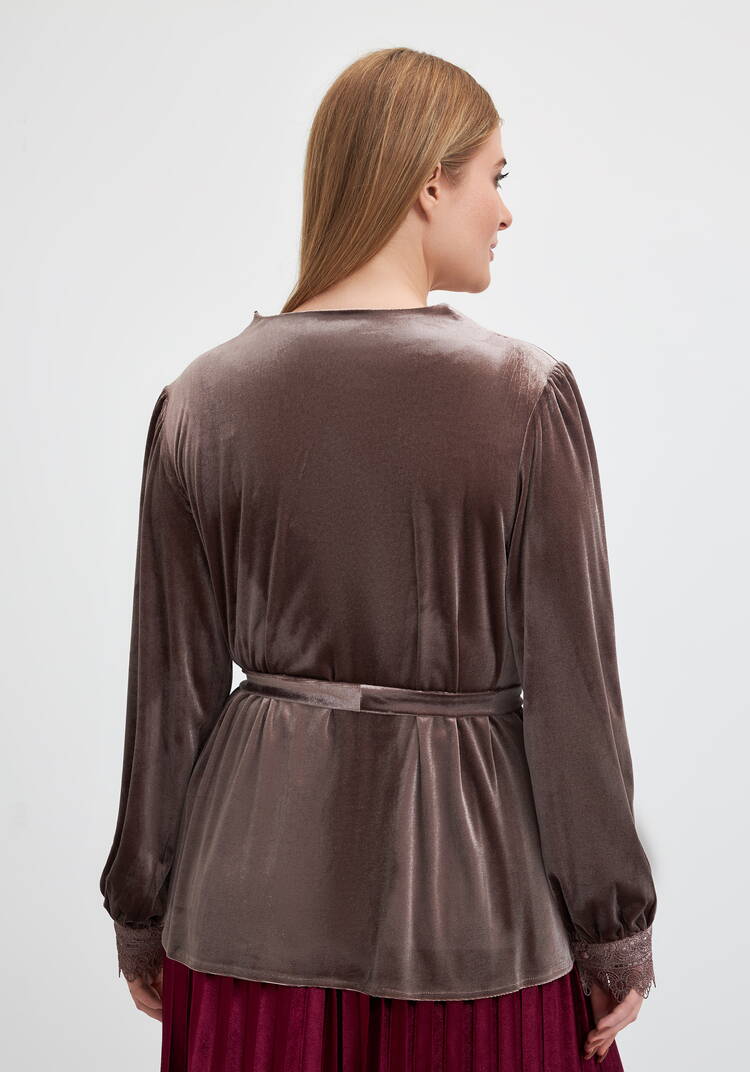 Блуза бархатная со вставками из кружева шир.  750, рис. 9