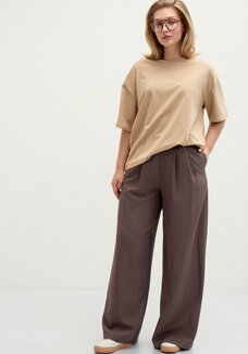 Брюки-палаццо со складками на талии