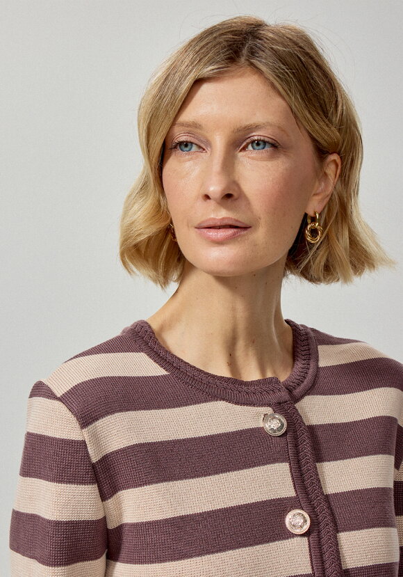 Пиджак в горизонтальную полоску на пуговицах шир.  580, рис. 11