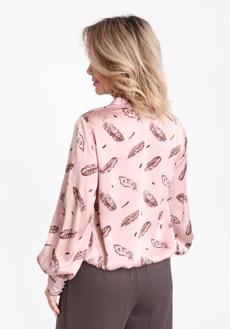 Блуза с принтом перышки шир.  750, рис. 6