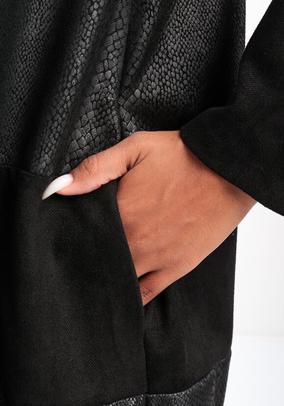 Платье с декоративными вставками шир.  580, рис. 20