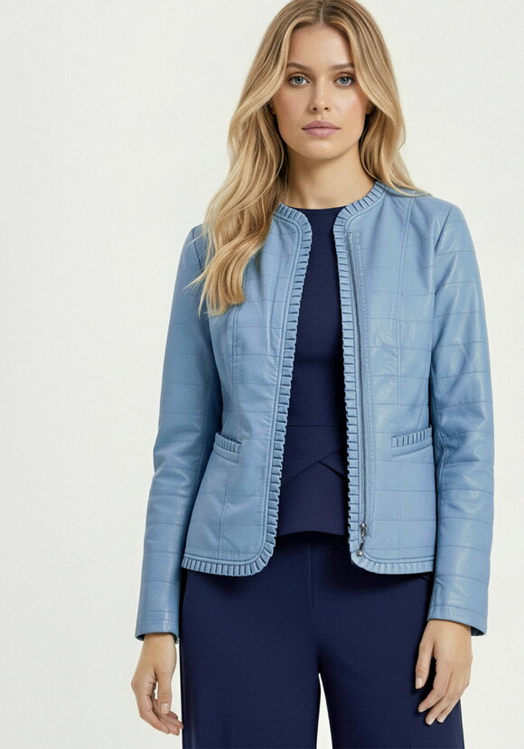 Куртка из экокожи с рюшей шир.  580, рис. 17