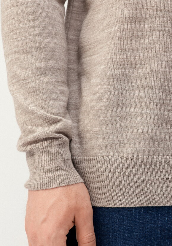 Джемпер вязаный с высокой горловиной шир.  580, рис. 21