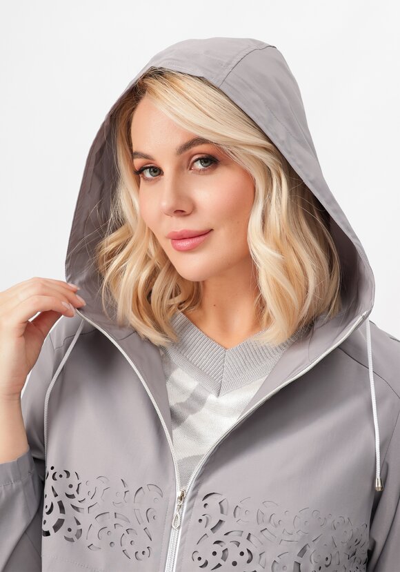 Ветровка с ажурной кокеткой шир.  580, рис. 43