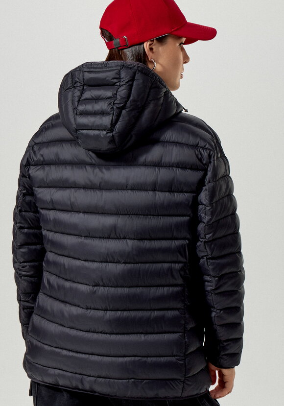 Куртка легкая стеганая с капюшоном шир.  580, рис. 19