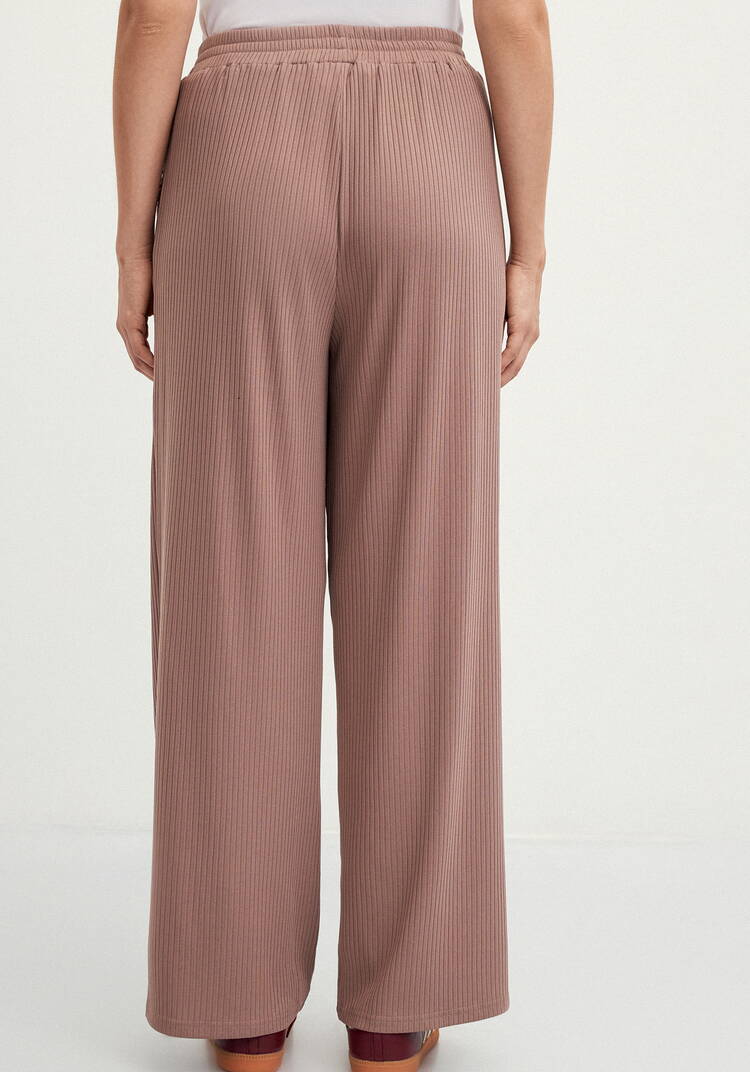 Брюки свободного кроя в рубчик шир.  750, рис. 35