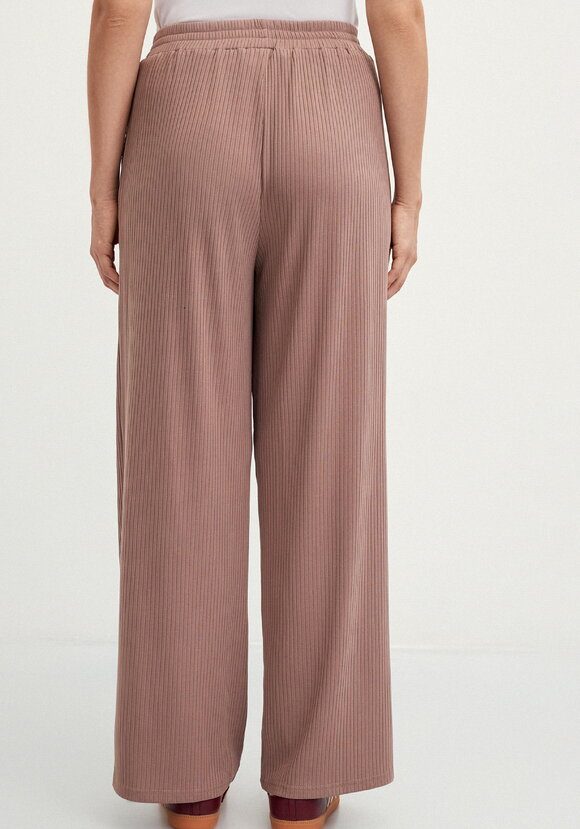 Брюки свободного кроя в рубчик шир.  580, рис. 35