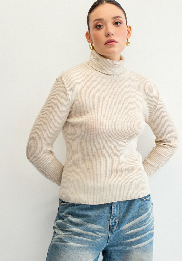 Водолазка в рубчик с высокой горловиной шир.  580, рис. 10