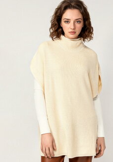 Джемпер-жилет с высоким горлом и поясом