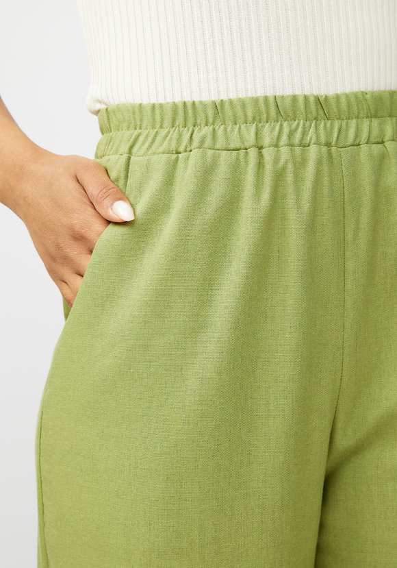 Брюки с декоративной складкой впереди шир.  580, рис. 11