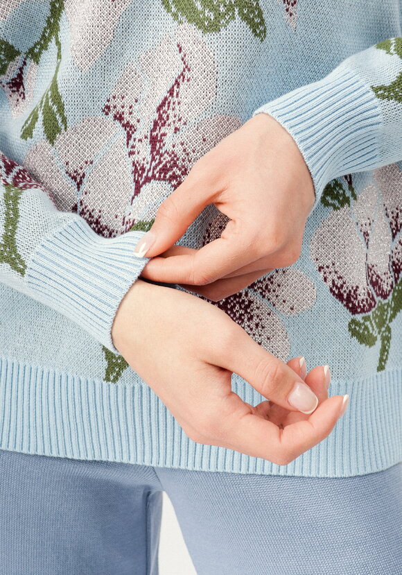 Джемпер с нежным цветочным орнаментом шир.  580, рис. 13