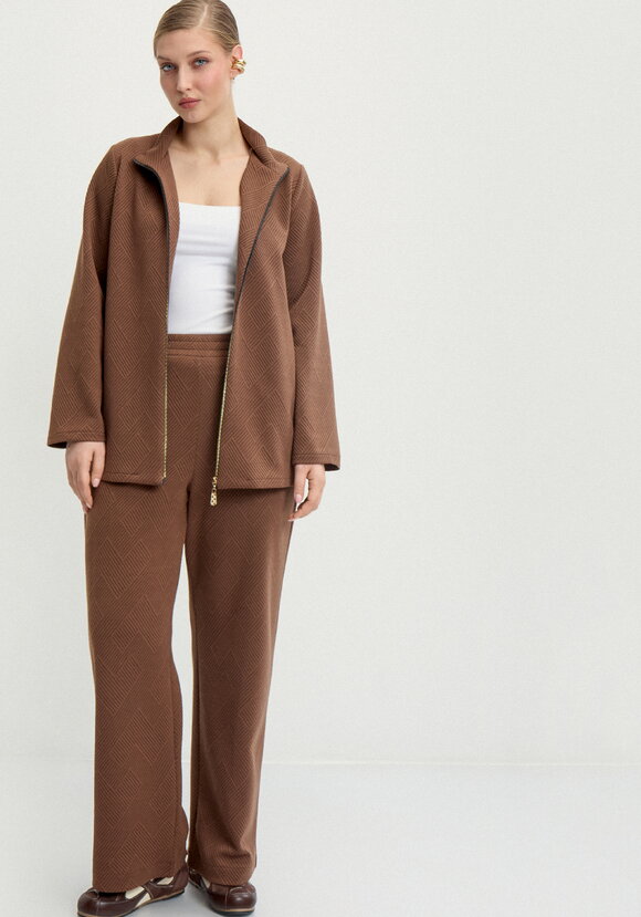 Брюки с фактурным принтом прямые шир.  580, рис. 7