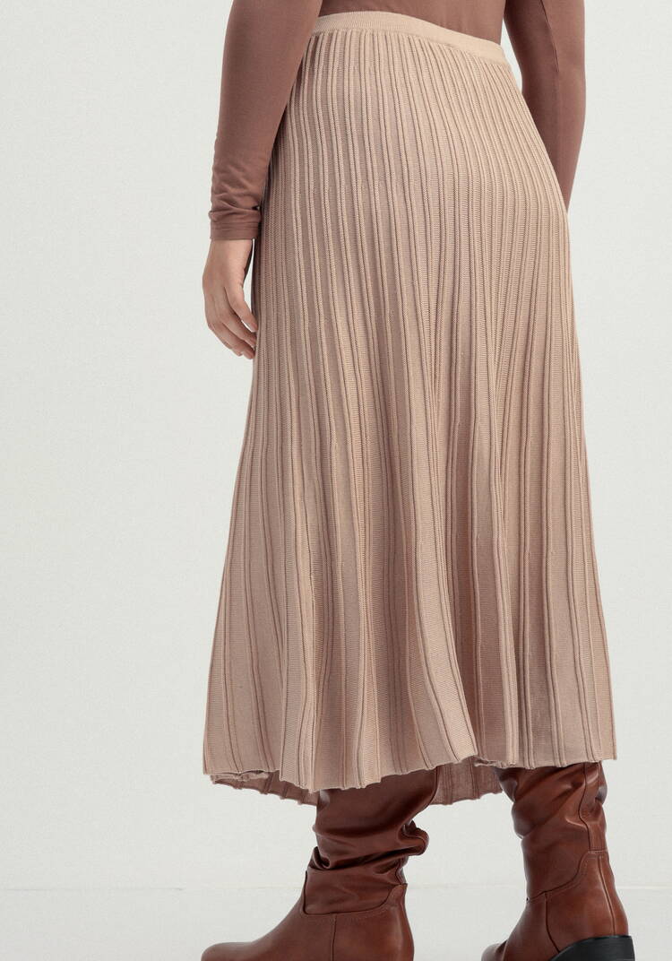 Юбка A-образного силуэта с имитацией плиссе шир.  750, рис. 11