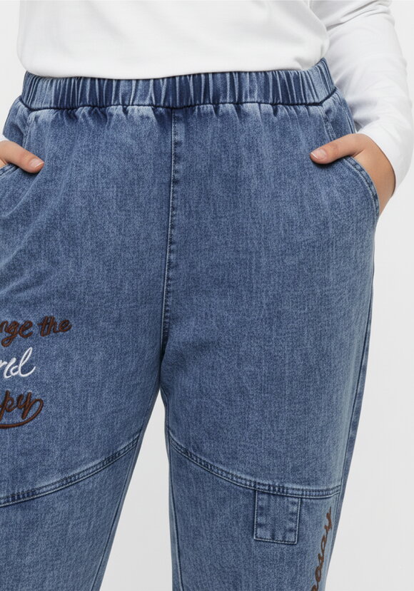 Джинсы с вышивкой на резинке шир.  580, рис. 11