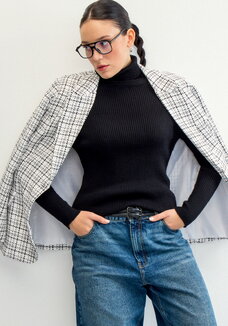 Водолазка в рубчик с высокой горловиной