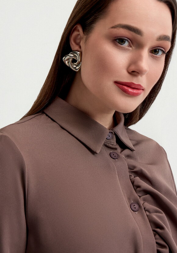 Платье с декоративной сборкой на пуговицах шир.  580, рис. 15