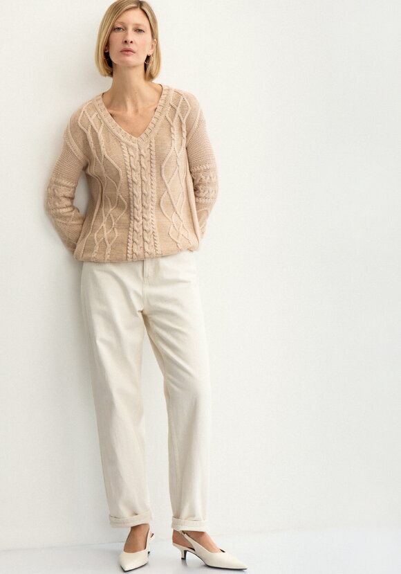 Джемпер женский с рисунком косы и араны шир.  580, рис. 32