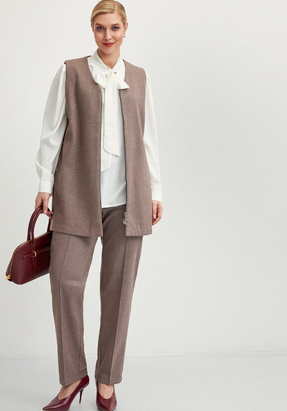 Жилет с боковыми пуговицами на молнии шир.  580, рис. 15