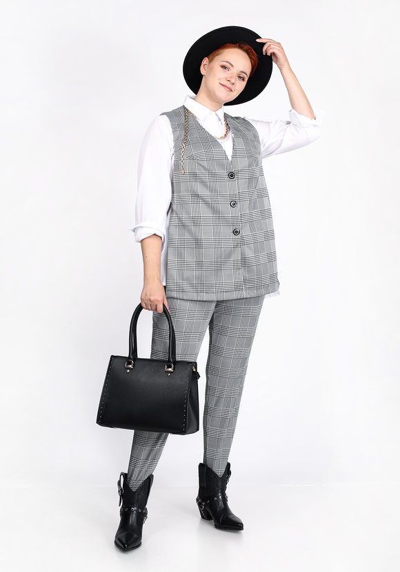 Жилет с регулировкой ширины в боковых швах шир.  580, рис. 1