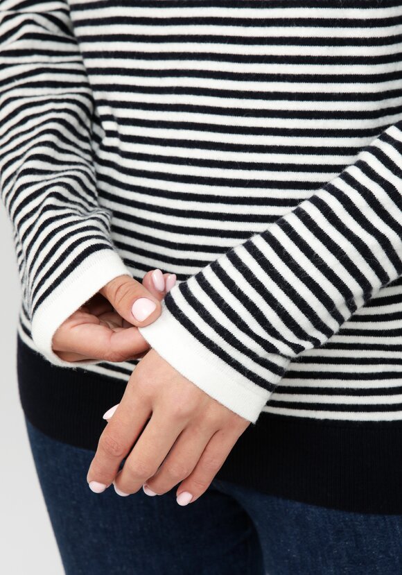 Джемпер вязаный в бретонскую полоску шир.  580, рис. 6