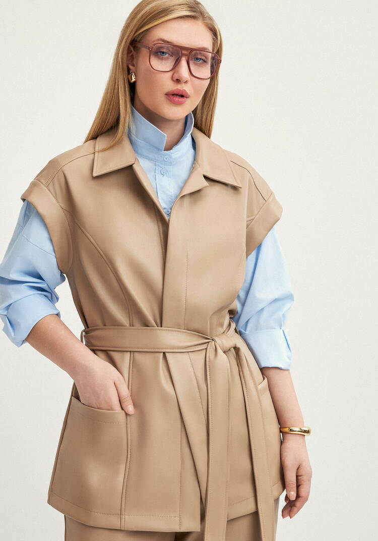 Жилет из эко-кожи на запах шир.  750, рис. 23