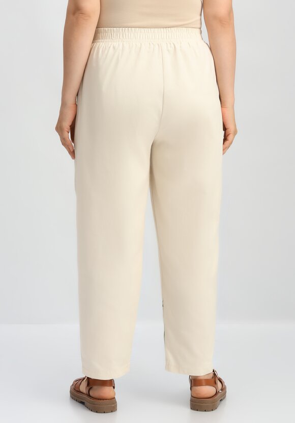 Брюки с вышивкой по низу шир.  580, рис. 21