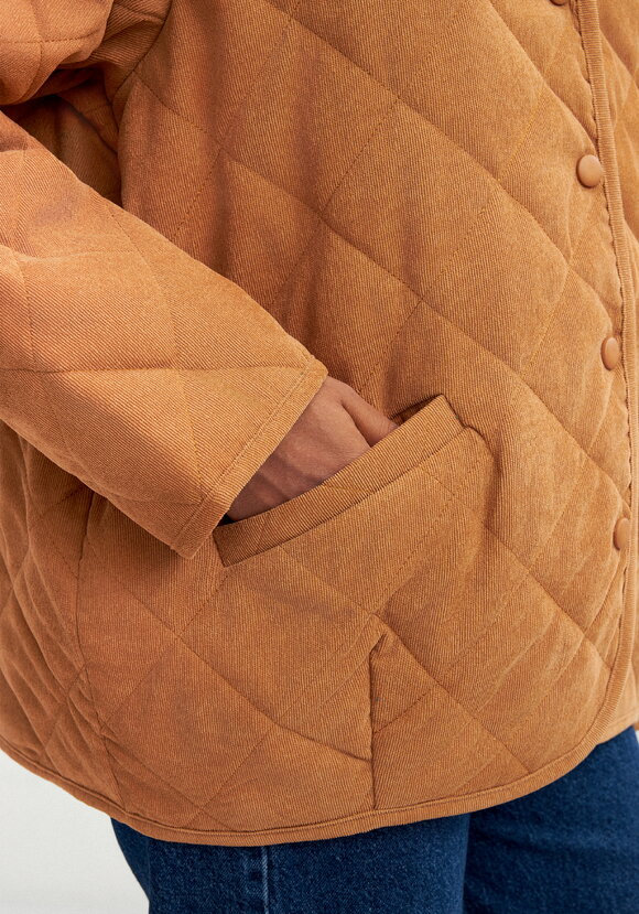 Жакет вельветовый с контрастным подкладом шир.  580, рис. 24