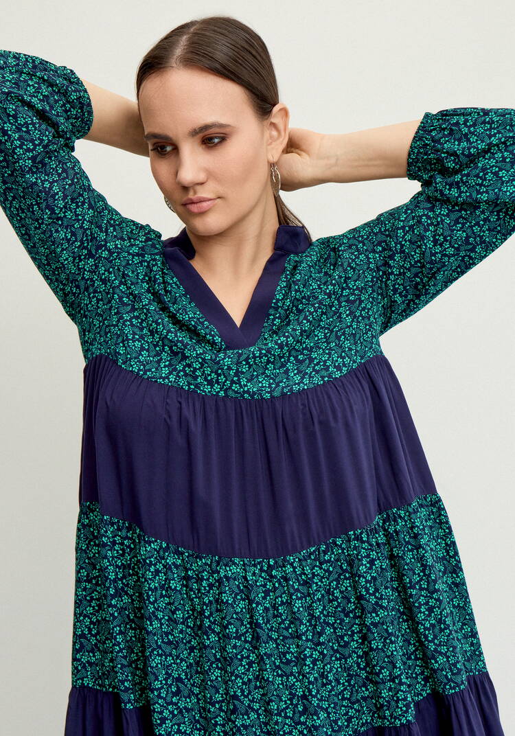 Платье с ярусами и V-образным вырезом шир.  750, рис. 16