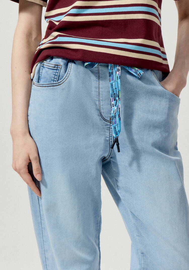 Джинсы с принтом по поясу шир.  750, рис. 22