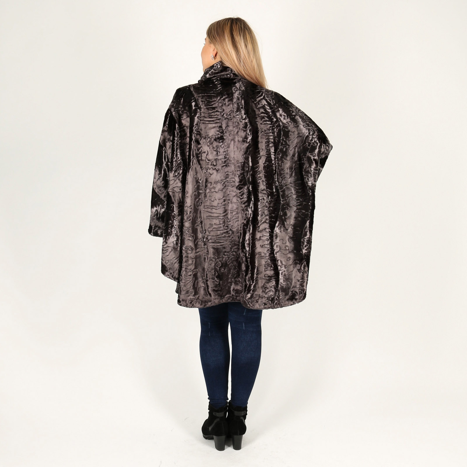 Пальто-пончо из искусственного каракуля ElectraStyle, цвет коричневый - фото 4