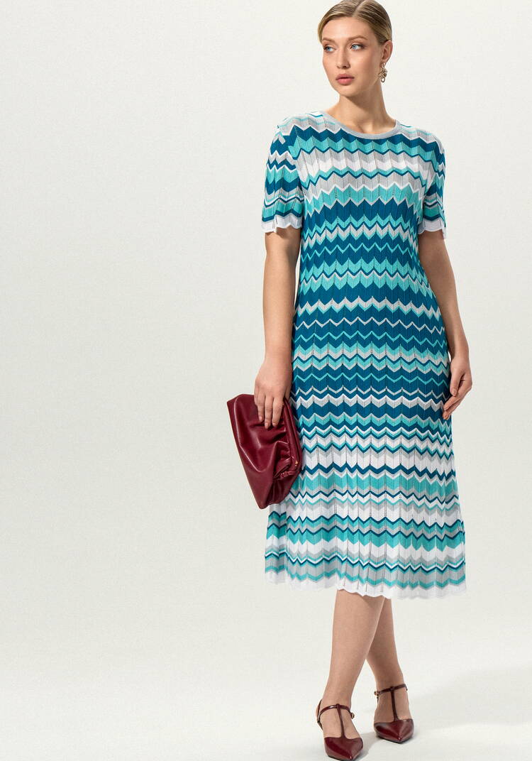 Платье с рисунком морской волны шир.  750, рис. 47