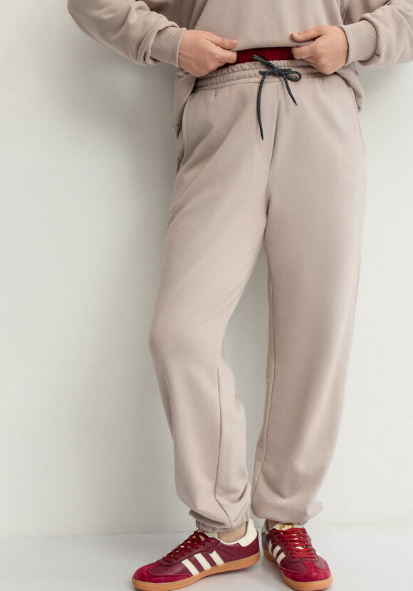 Джоггеры из футера с эластичным поясом шир.  580, рис. 4