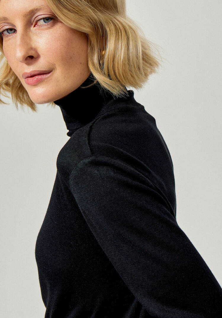 Водолазка с защипами у горловины шир.  750, рис. 27