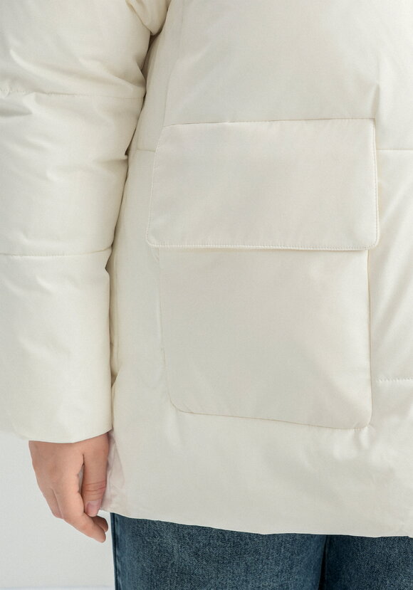 Пуховик стеганый с накладными карманами шир.  580, рис. 18