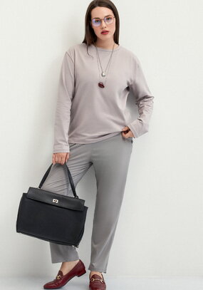 Брюки зауженные с декором из пуговиц