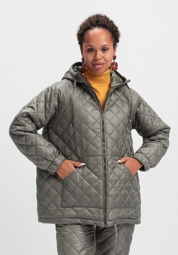 Куртка стёганая с капюшоном шир.  580, рис. 11