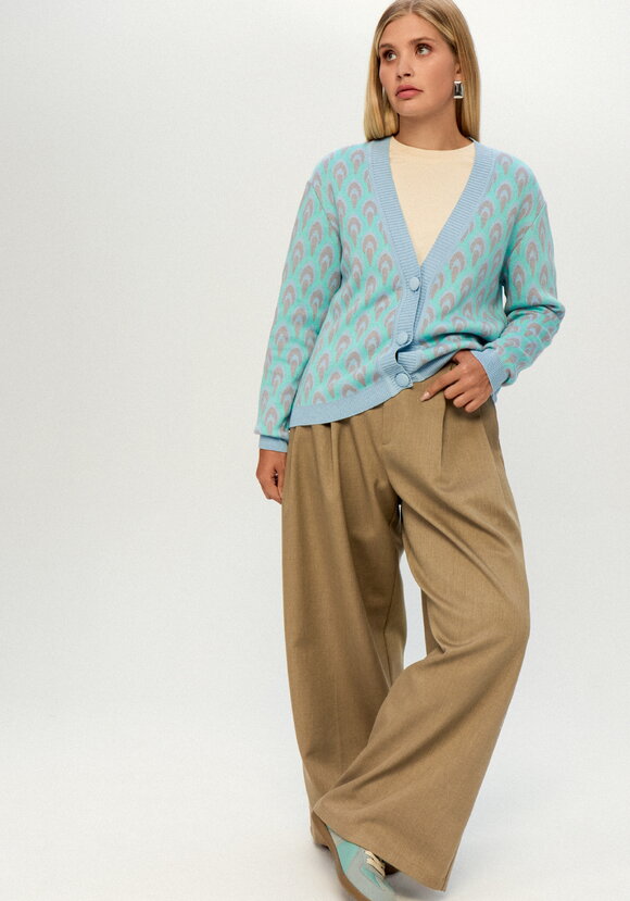 Кардиган с рисунком по стану и рукавам шир.  580, рис. 36