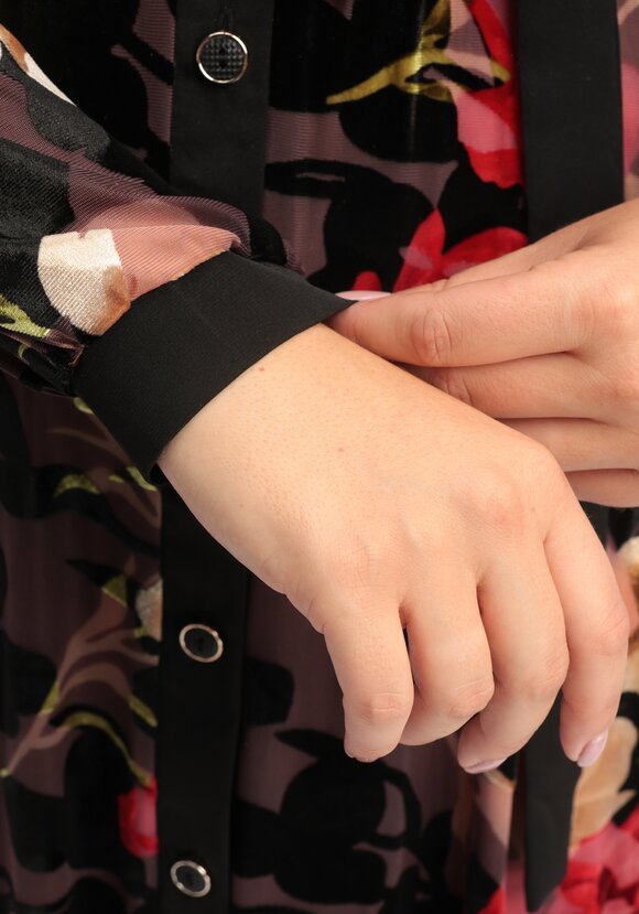 Платье-рубашка с цветочным рисунком шир.  580, рис. 7