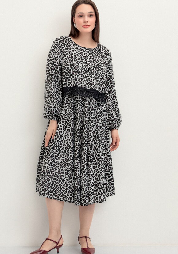 Платье из струящейся ткани с принтом леопард шир.  580, рис. 21