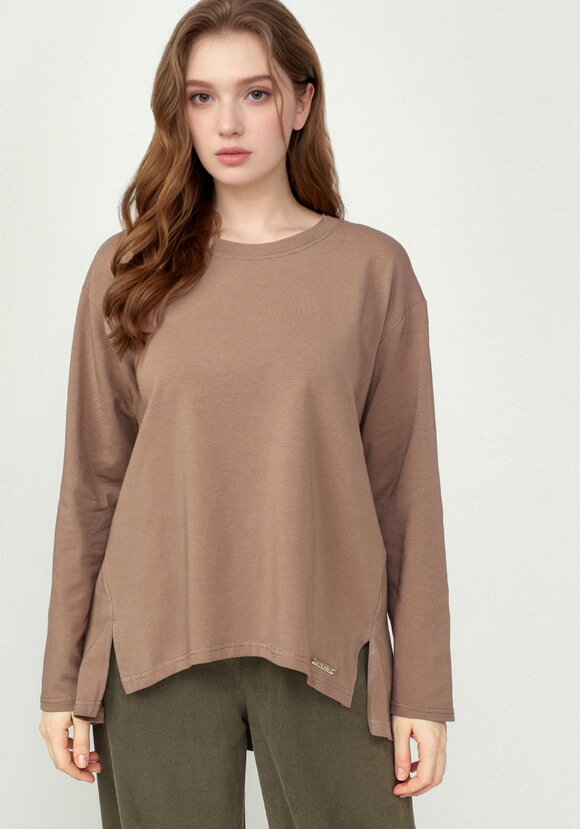 Туника свободного силуэта с разрезами шир.  580, рис. 25