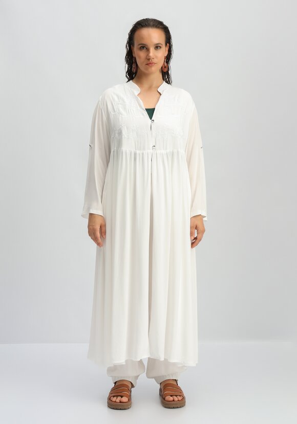 Рубашка удлиненная с вышивкой на кокетке шир.  580, рис. 33