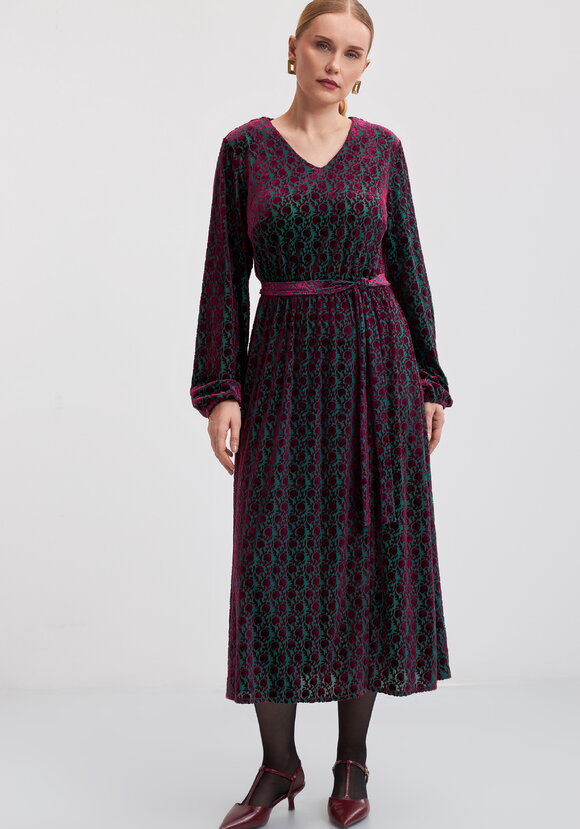 Платье из краш-бархата хамелеон шир.  580, рис. 1