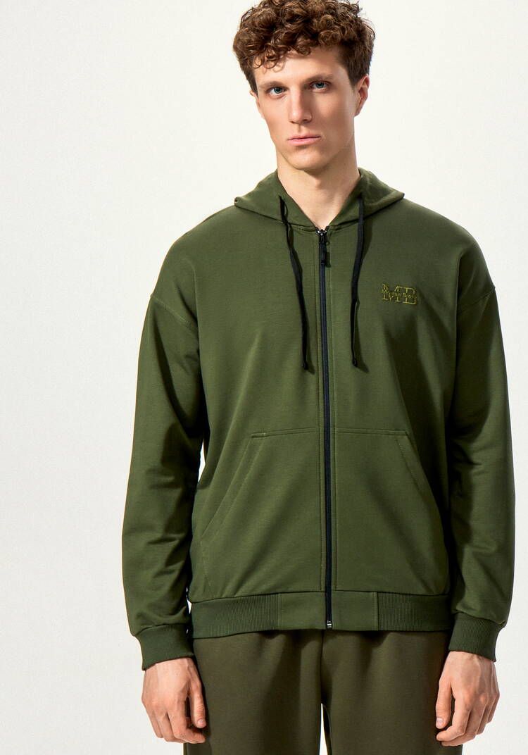 Толстовка с вышивкой шир.  750, рис. 12