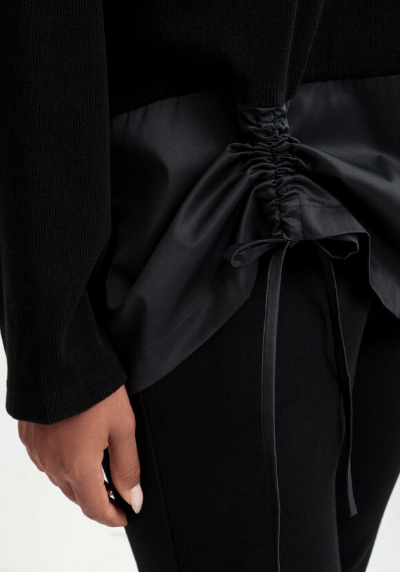 Блуза трикотажная из комбинированной ткани шир.  580, рис. 7