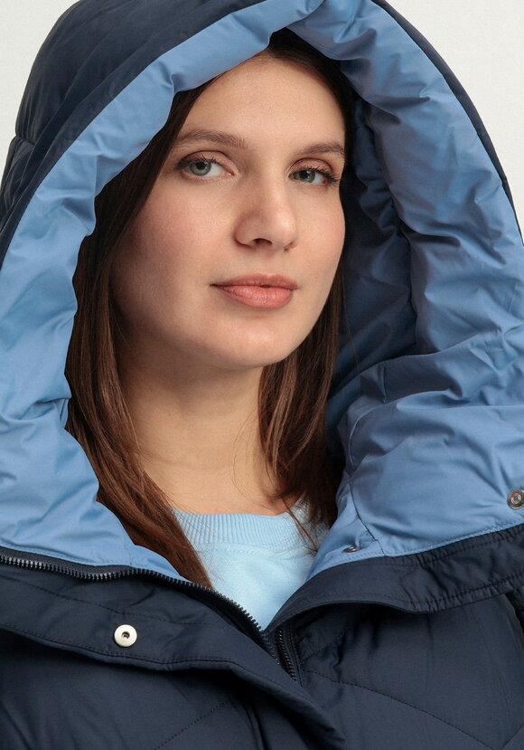 Пуховик с капюшоном и фактурной стежкой шир.  580, рис. 15